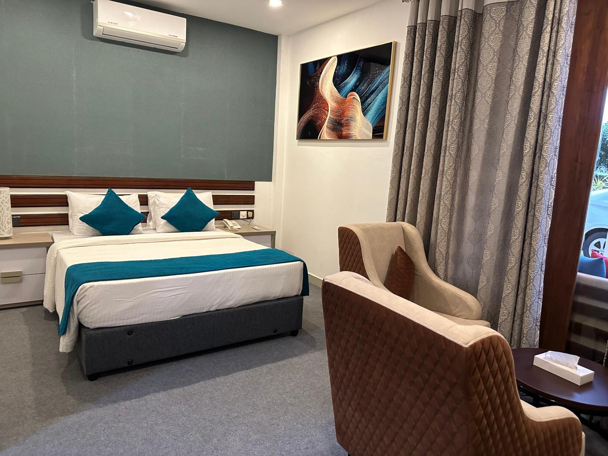 Elegant Hotel Канди Экстерьер фото